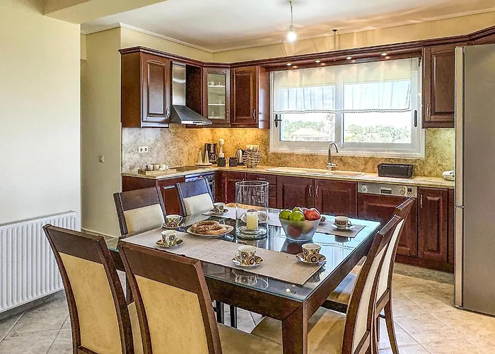 Vakantiehuis Amazing In With Wifi Koróni